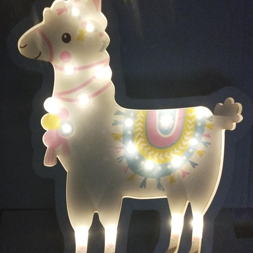 Luminária Decorativa Lhama com Luzes de LED