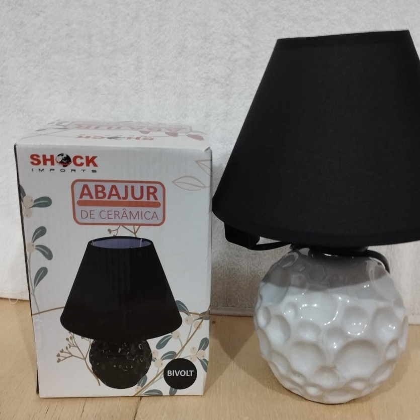 Abajur de Cerâmica Bivolt Branco – Base Texturizada