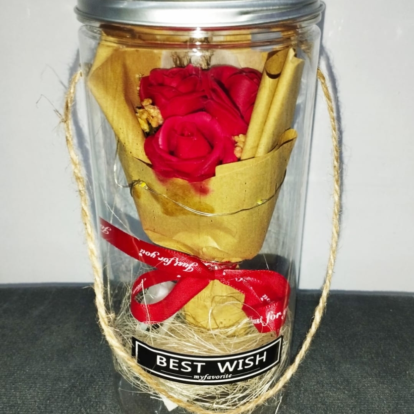 Mini Buquê de Rosas Vermelhas no Pote Decorativo