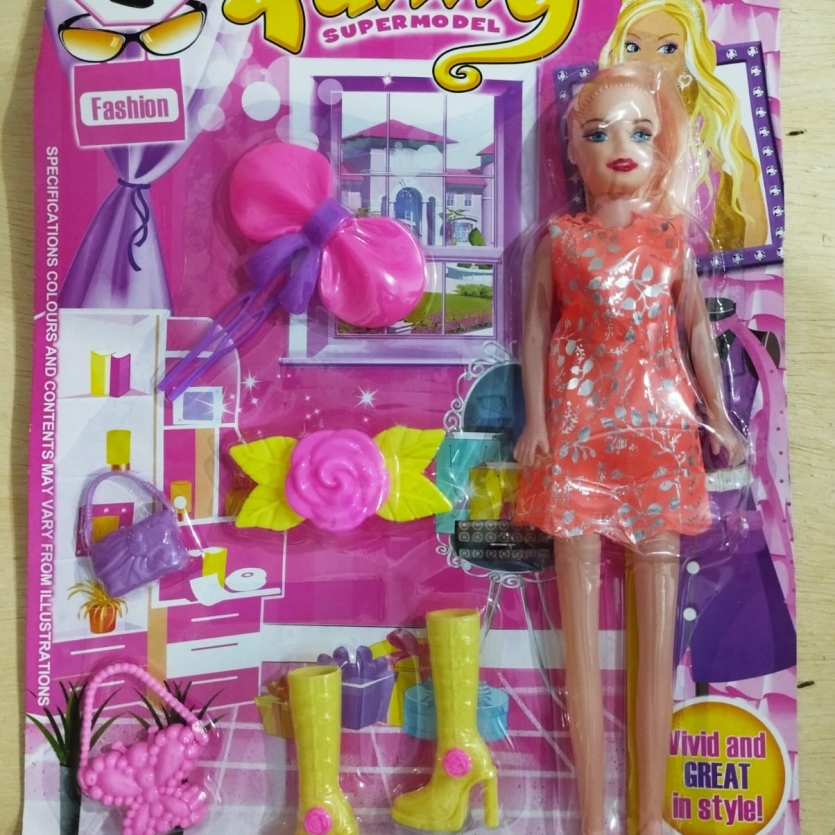 Boneca Fany com Vestidos