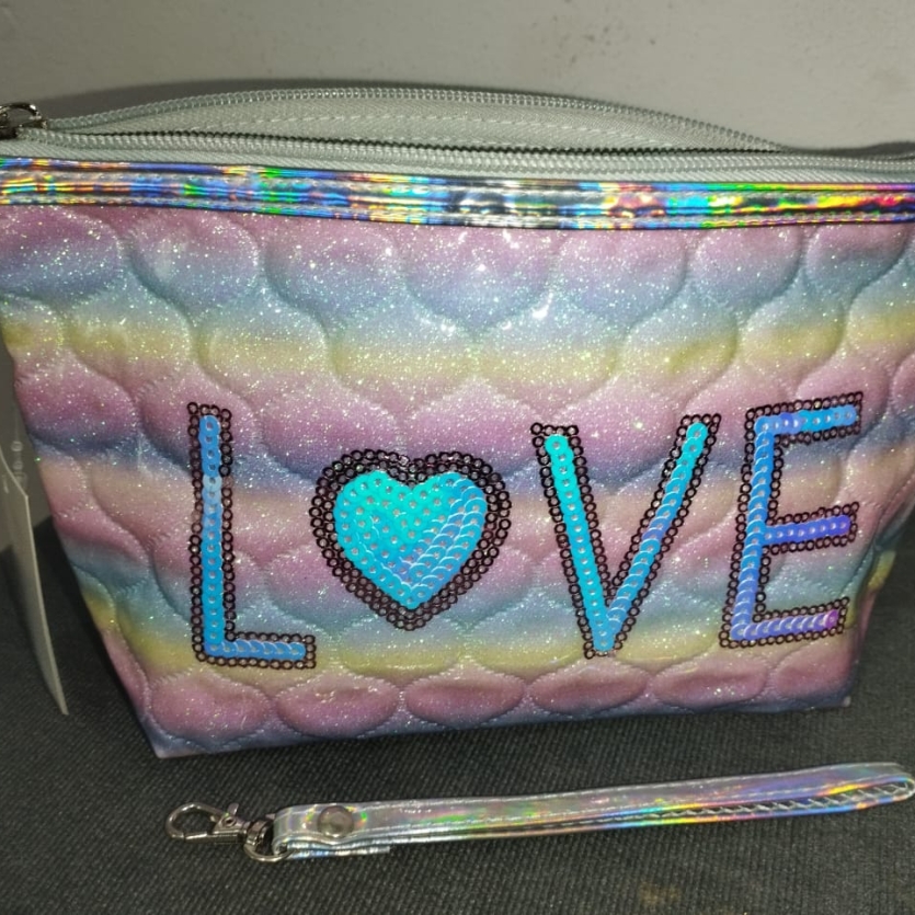 Bolsa Necessaire Estampada com Corações